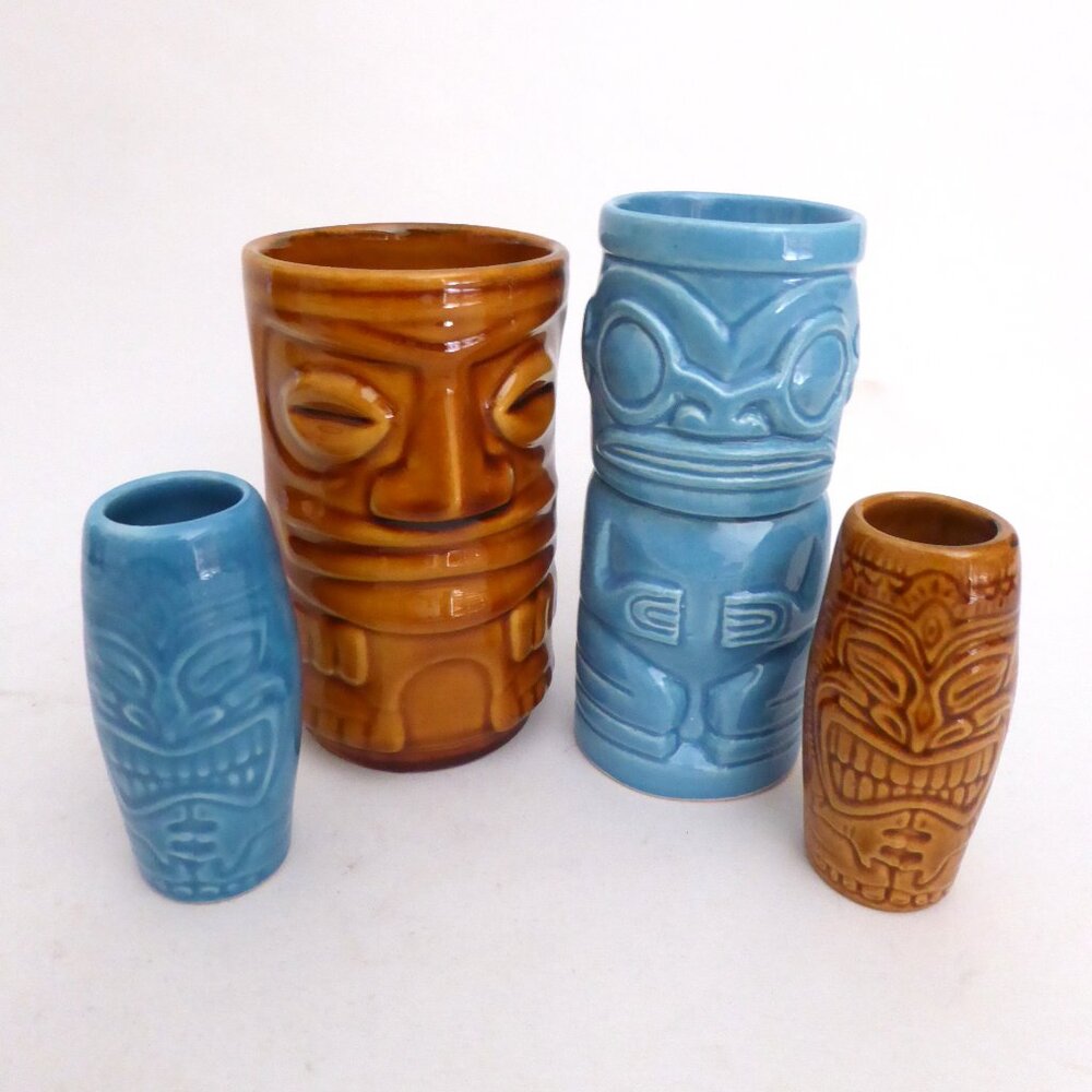 NEW VINTAGE MAORI MOAI TOTEM BLUE & BROWN CERAMIC TIKI MUG & SHOT LOT OF 4